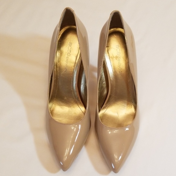 BCBGeneration Shoes - BCBG Generation beige pumps Sz 7